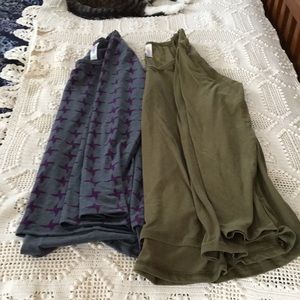 2 Lularoe Lynnae Tops Size Large